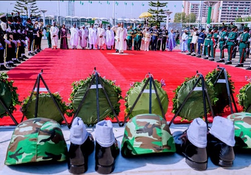 Buhari honors fallen heroes