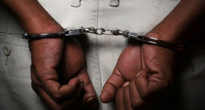 Police arrest bank officials planning robbery 